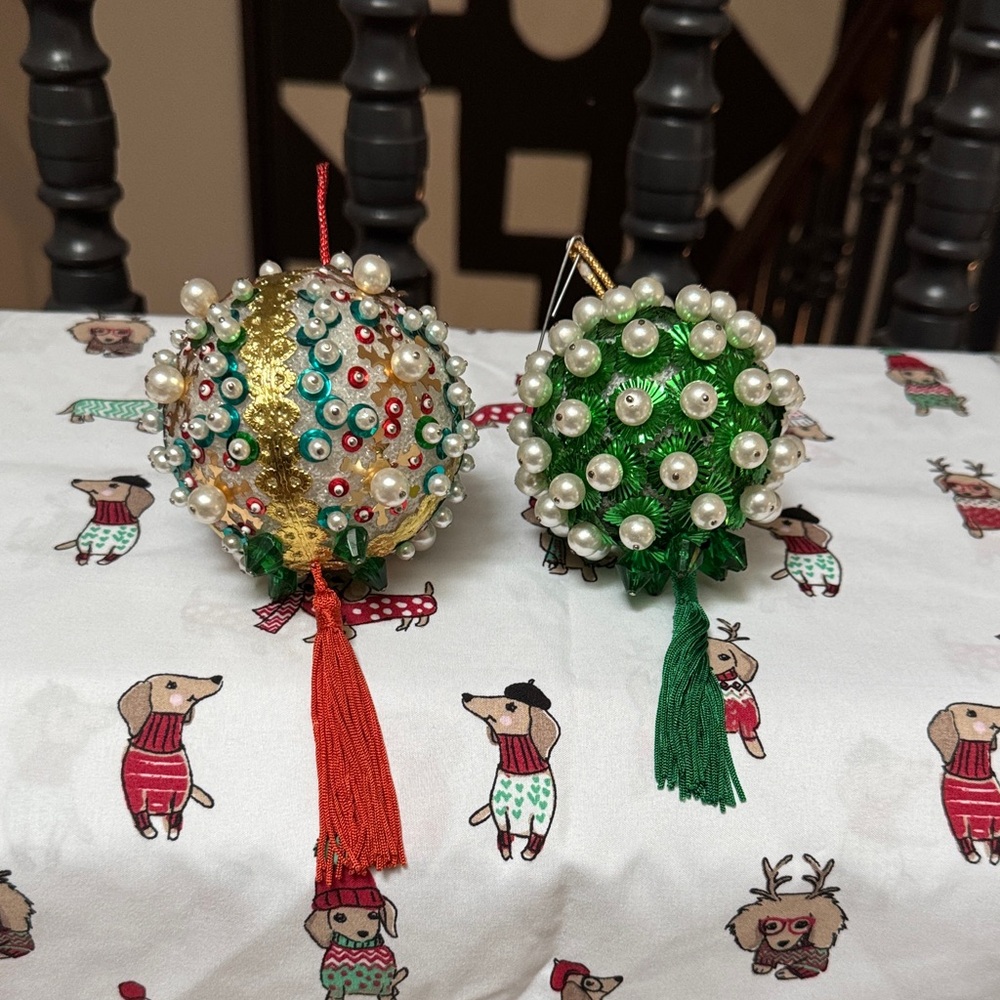 Vintage Pushpin ornament Set with Tassels